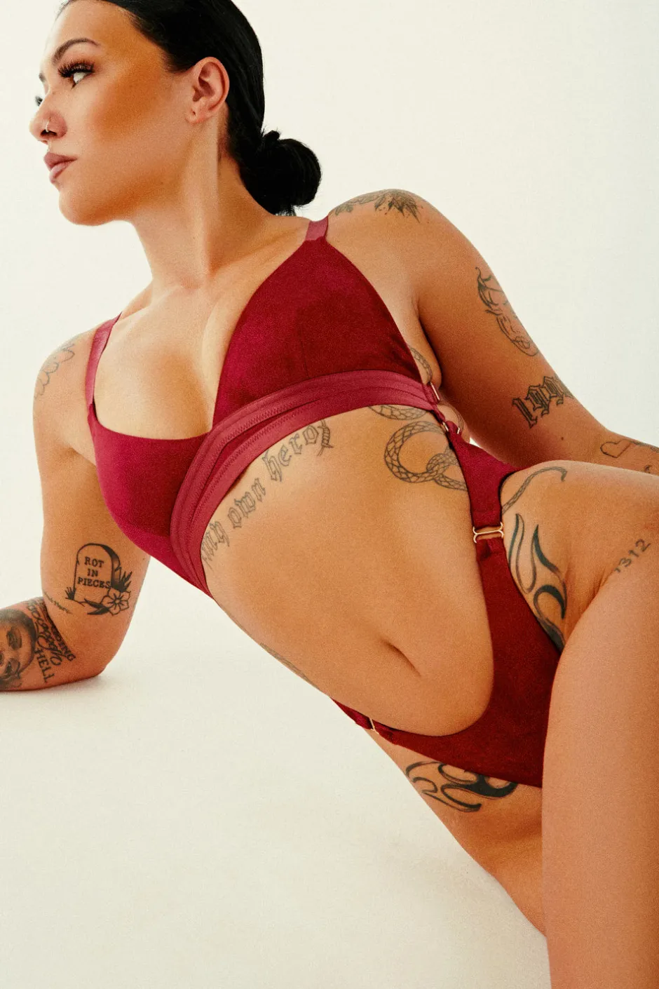 Body & Jumpsuits*CXIX Aphrodite Bodysuit - Maroon Suede