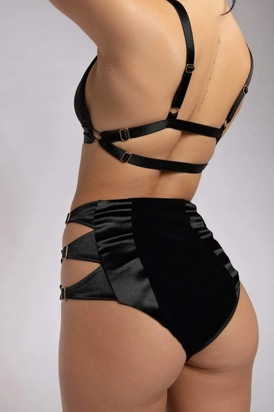 Tees & Tops*CXIX Aphrodite Triangle Bra - Black