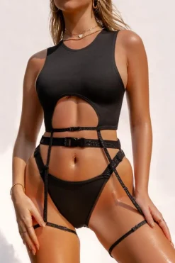 Tees & Tops*CXIX Buckle Up Garter Top - Black