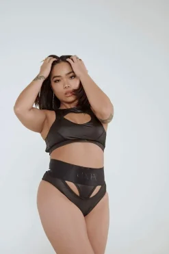 Tees & Tops*CXIX I Slay Sports Bra - Black