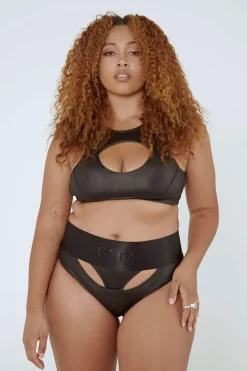 Tees & Tops*CXIX I Slay Sports Bra - Black