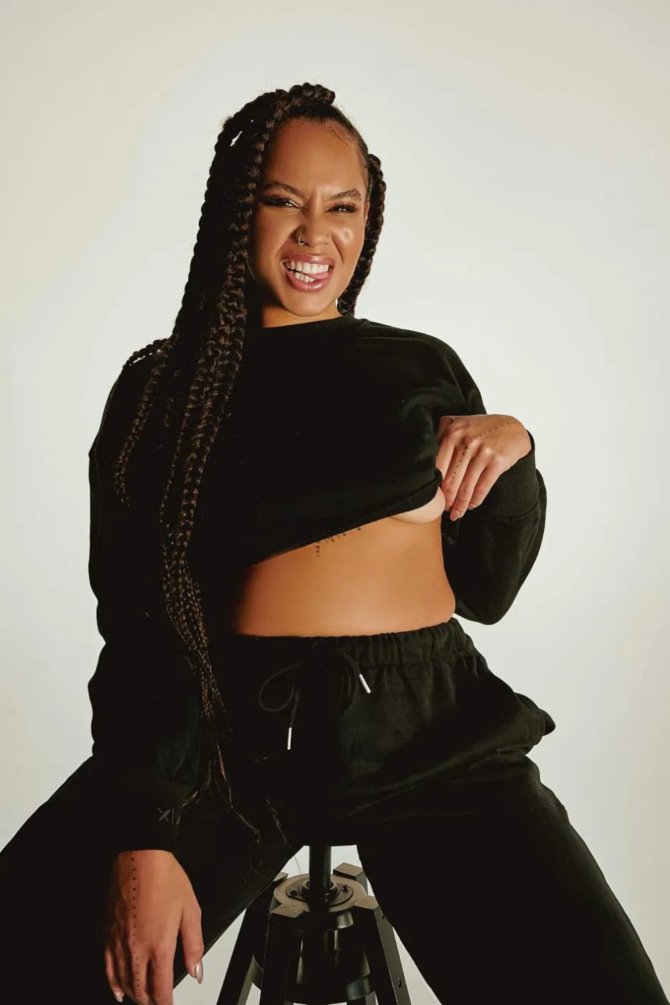 Joggers & Jumpers*CXIX Oversized Cropped Jumper - Black